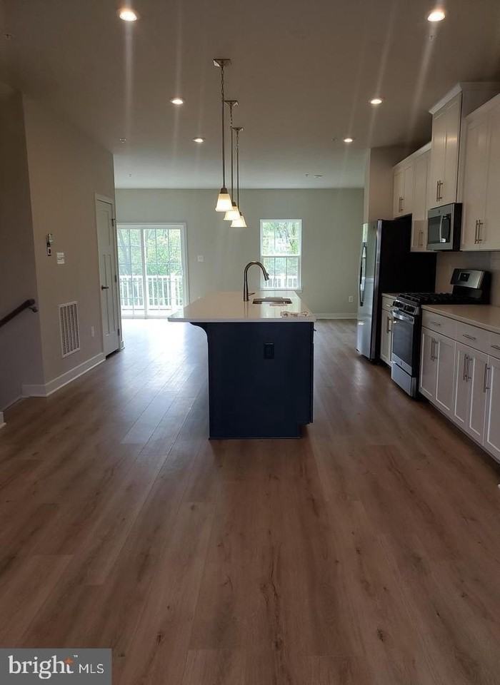 1730 Atlas Dr - Photo 3 of 17