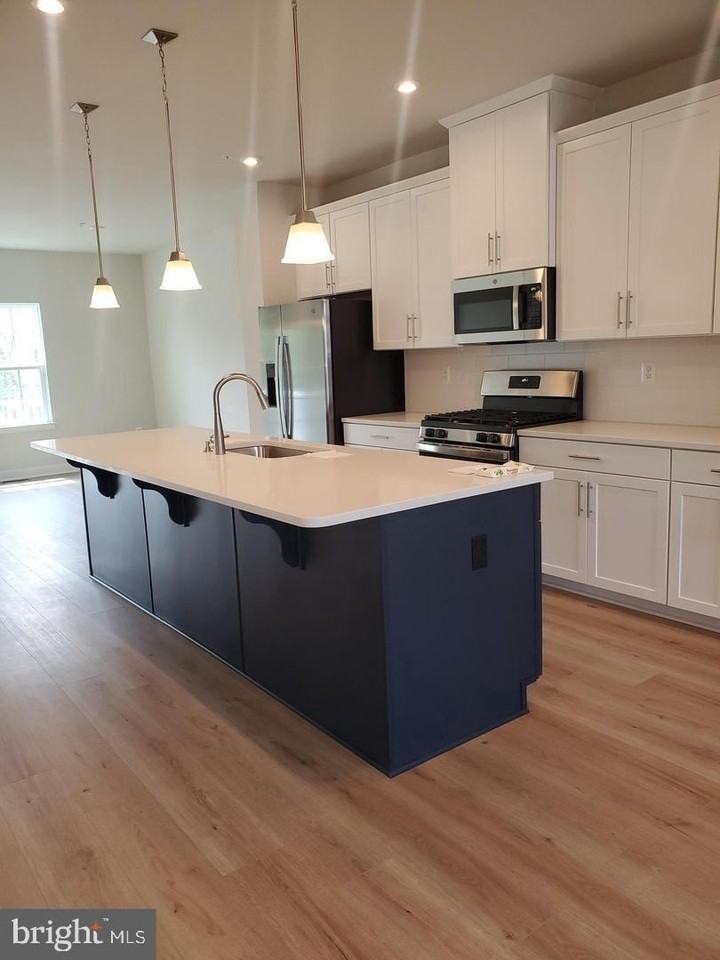 1730 Atlas Dr - Photo 4 of 17