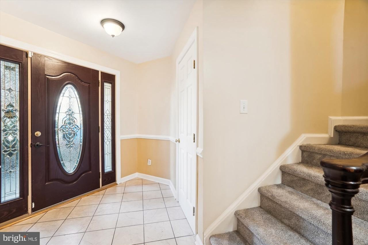 10736 Folkestone Way - Photo 5 of 30