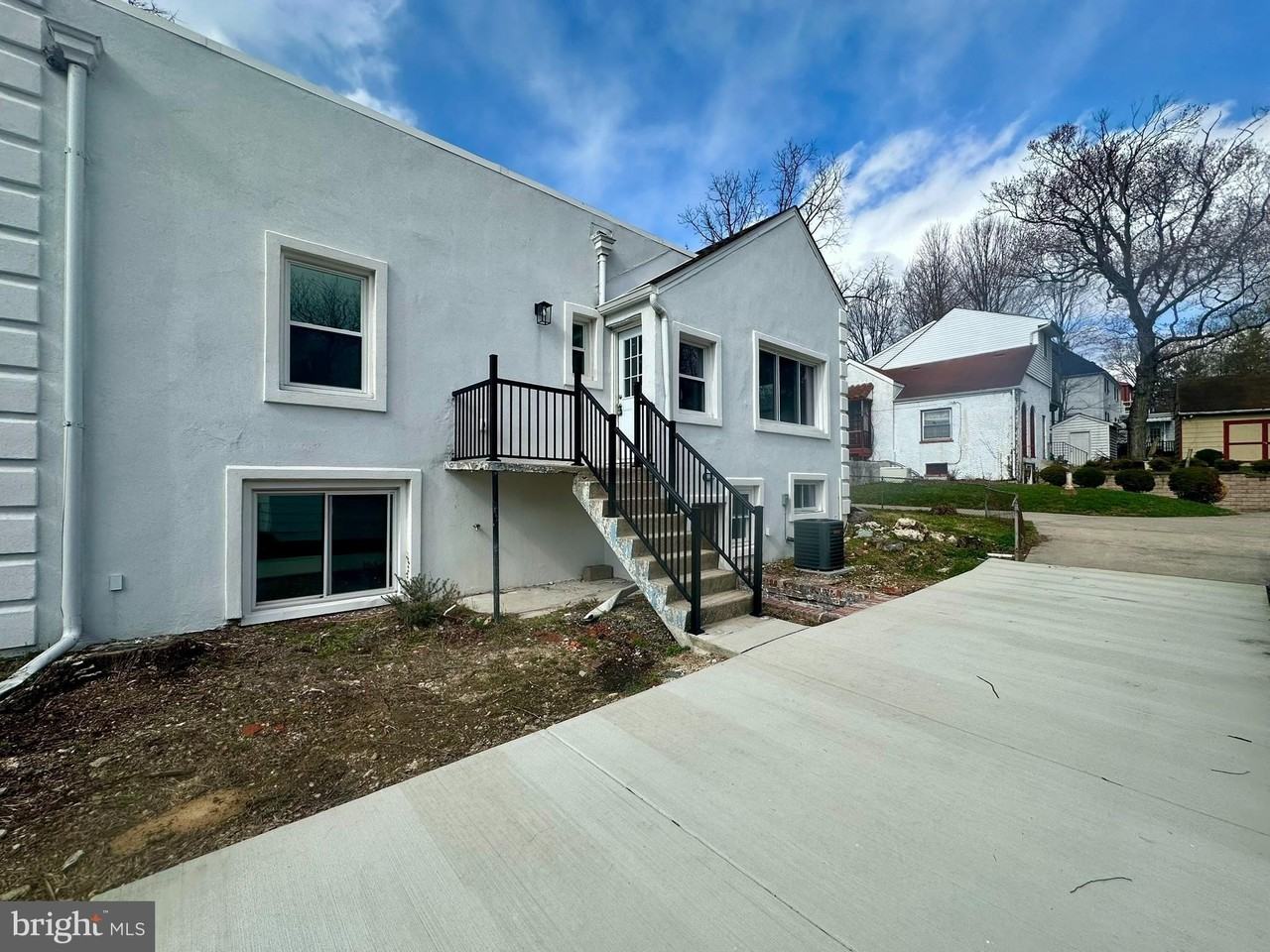 9305 Colesville Rd - Photo 6 of 39