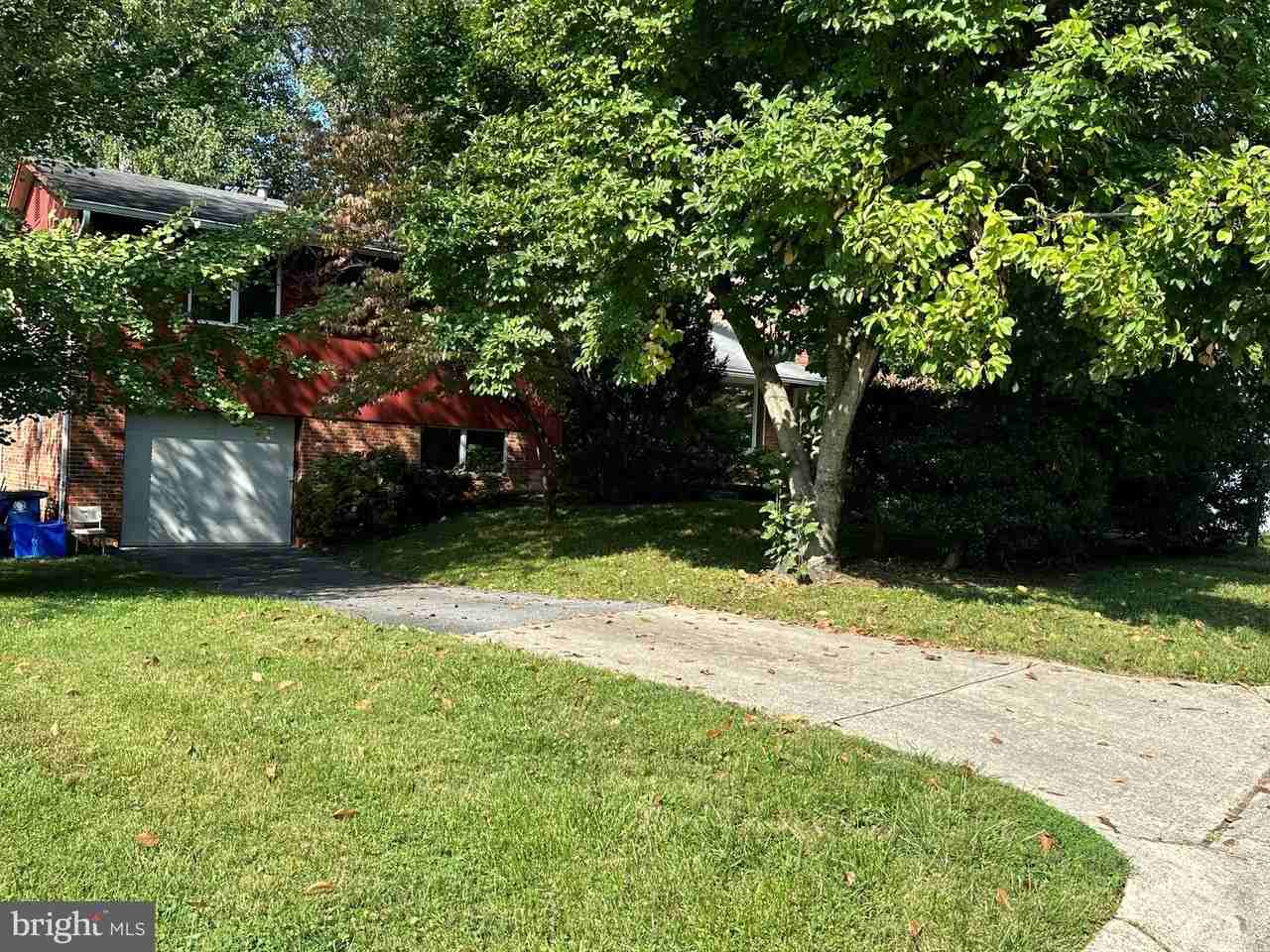 6327 Tone Ct - Photo 5 of 47