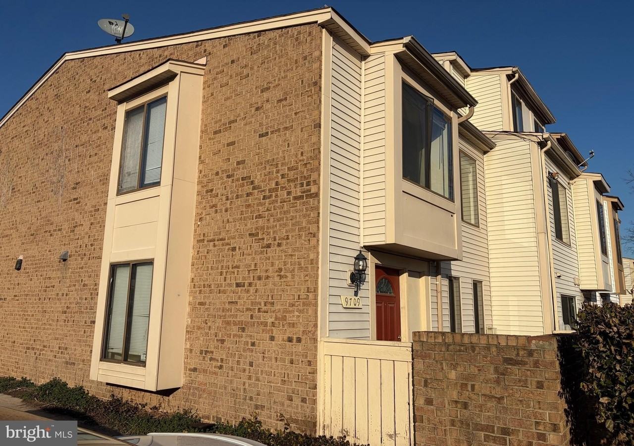 9709 Docena Dr - Photo 2 of 16