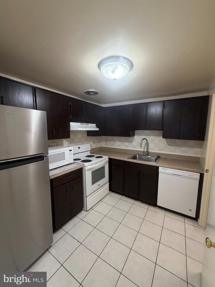 9709 Docena Dr - Photo 6 of 16