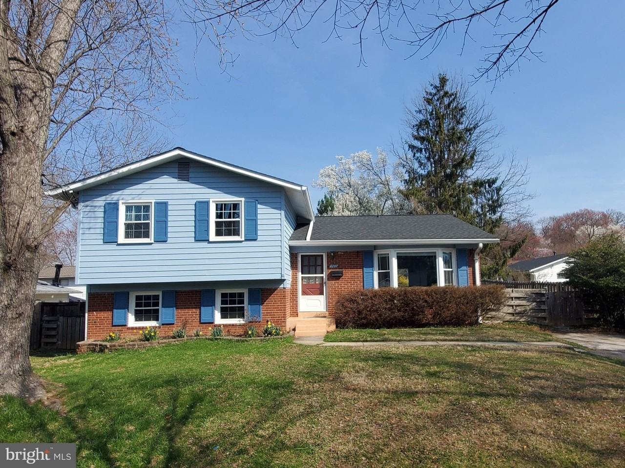 702 W Edmonston Dr - Photo 2 of 39