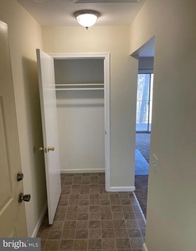 20253 Shipley Ter Apt 302 - Photo 7 of 17