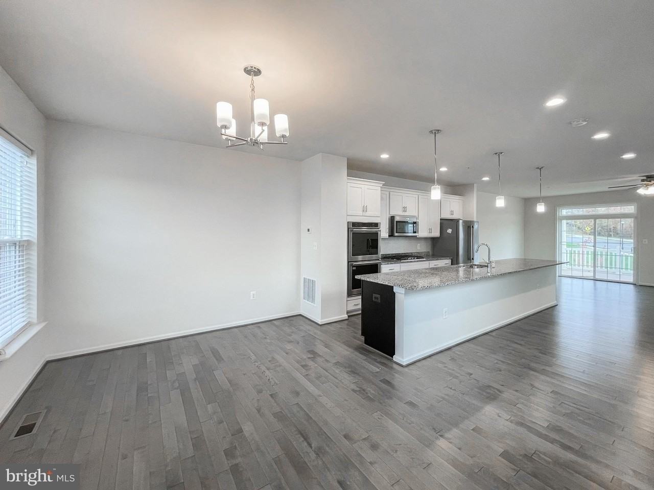 15501 Newtonmore Ln - Photo 3 of 41