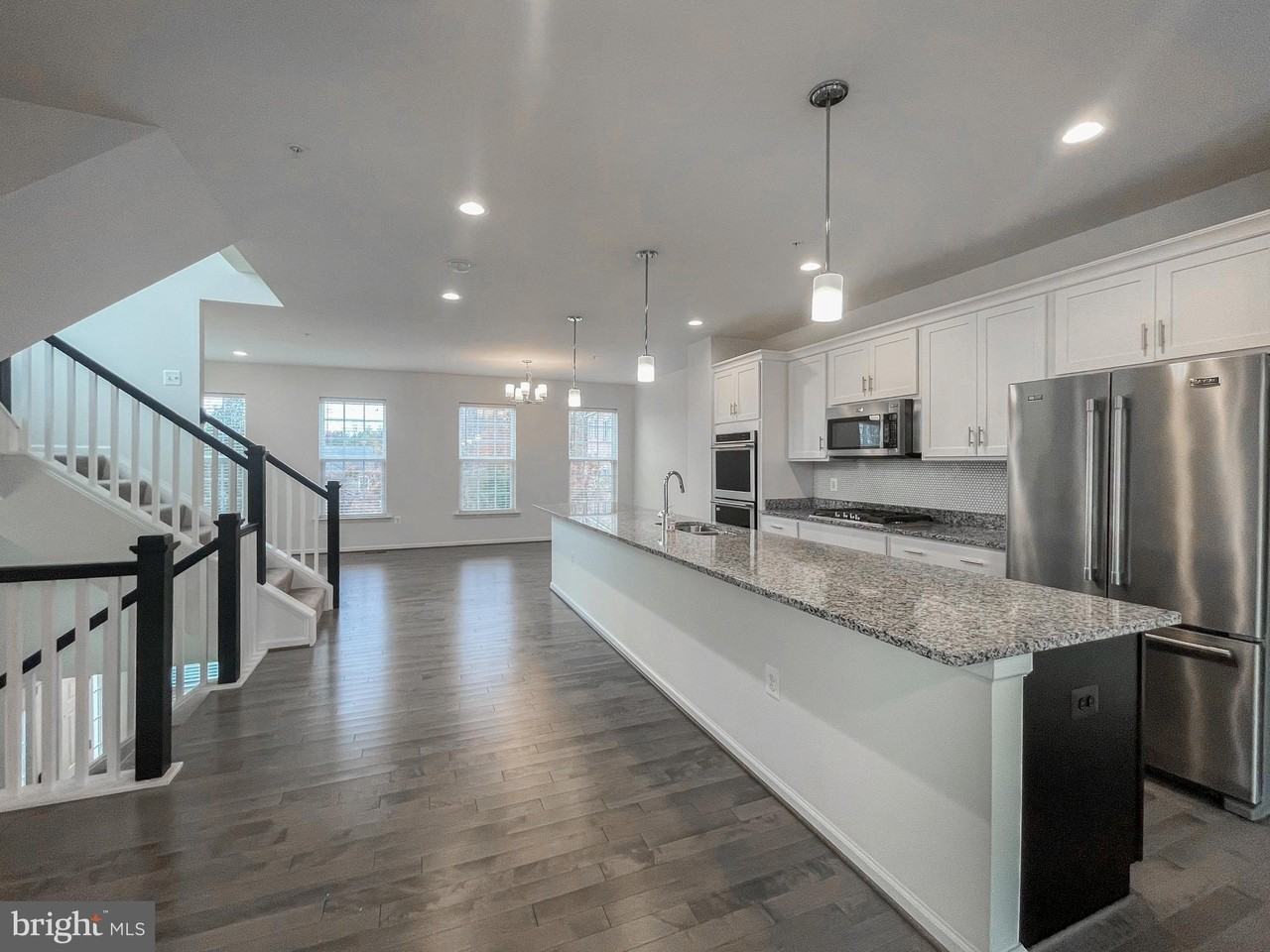 15501 Newtonmore Ln - Photo 4 of 41