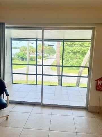 2302 Sunrise Blvd - Photo 3 of 33