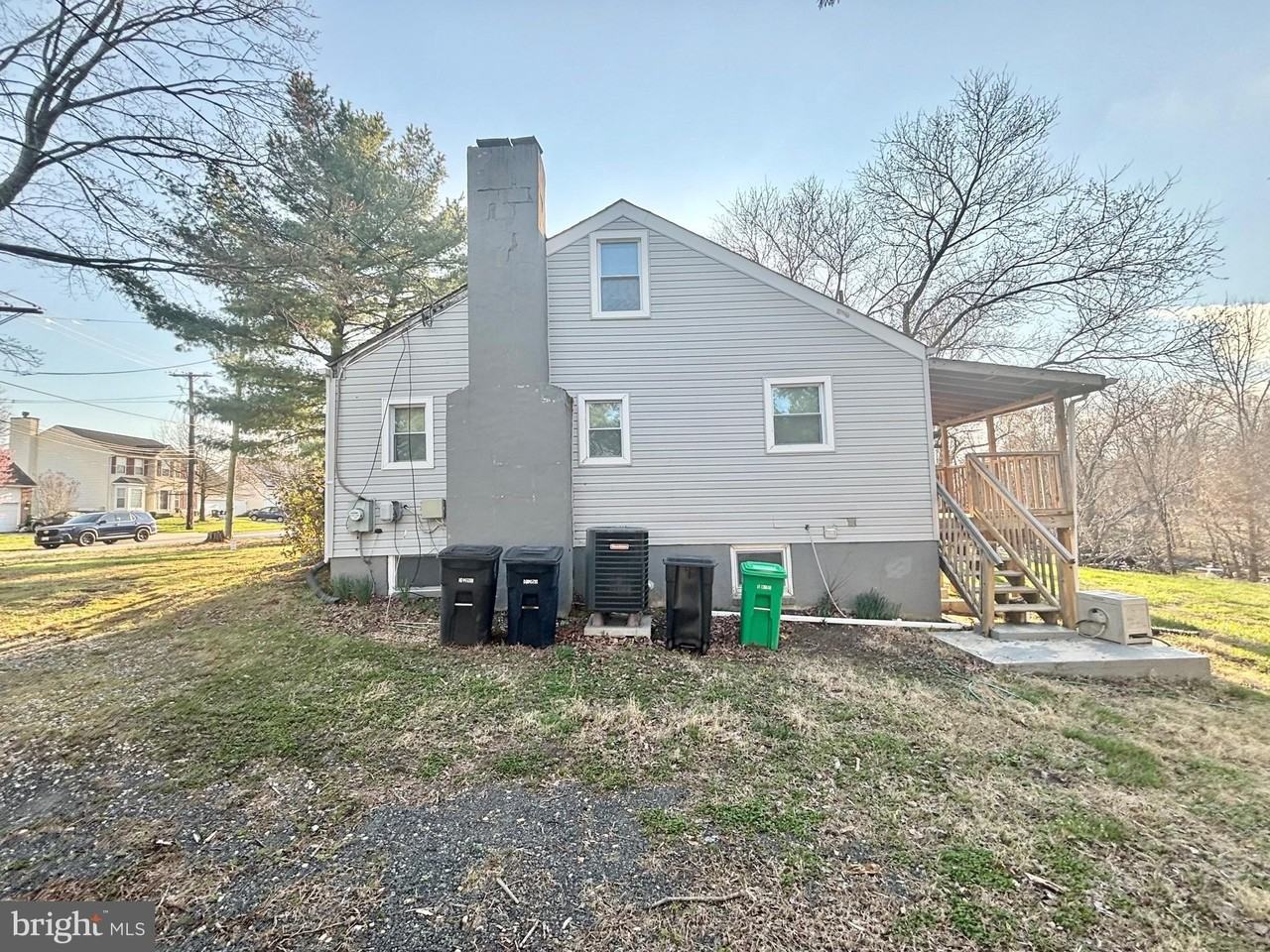 1517 Rollins Ave - Photo 4 of 50