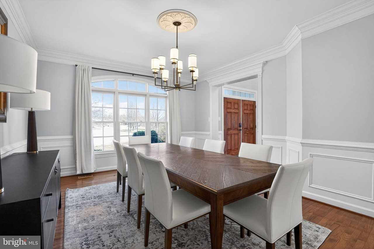 19503 Waneta Dr - Photo 5 of 29