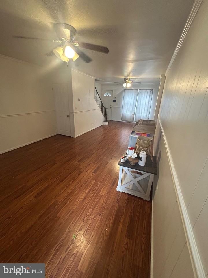 30 Amboy Ave - Photo 5 of 28