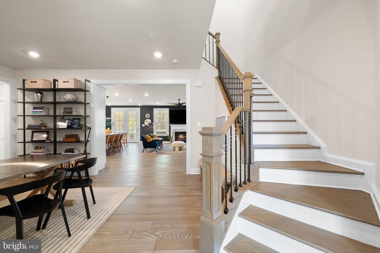 2236 Poe Ln - Photo 2 of 50