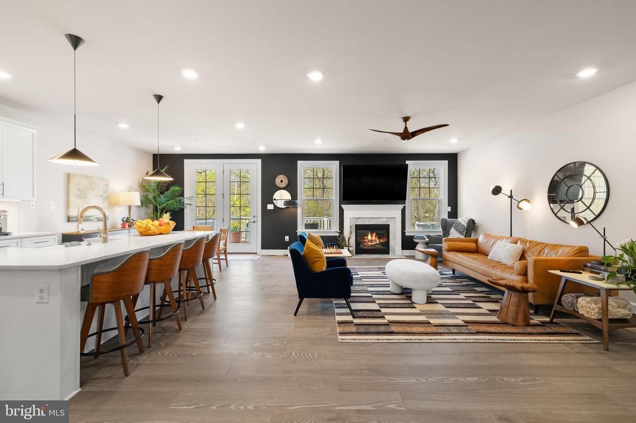 2236 Poe Ln - Photo 6 of 50