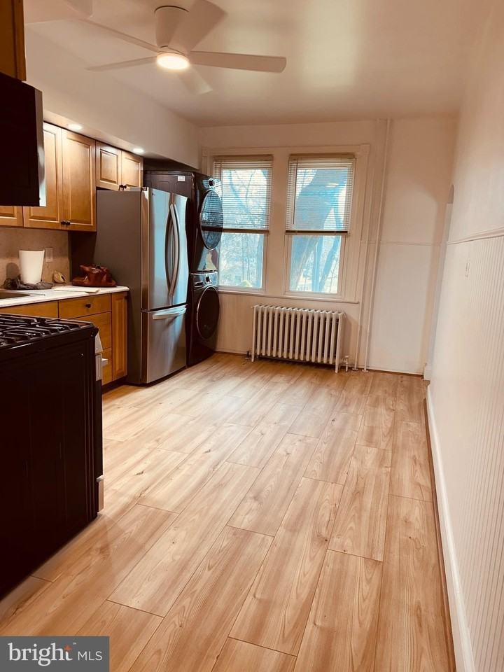 1010 Girard Ave - Photo 5 of 10