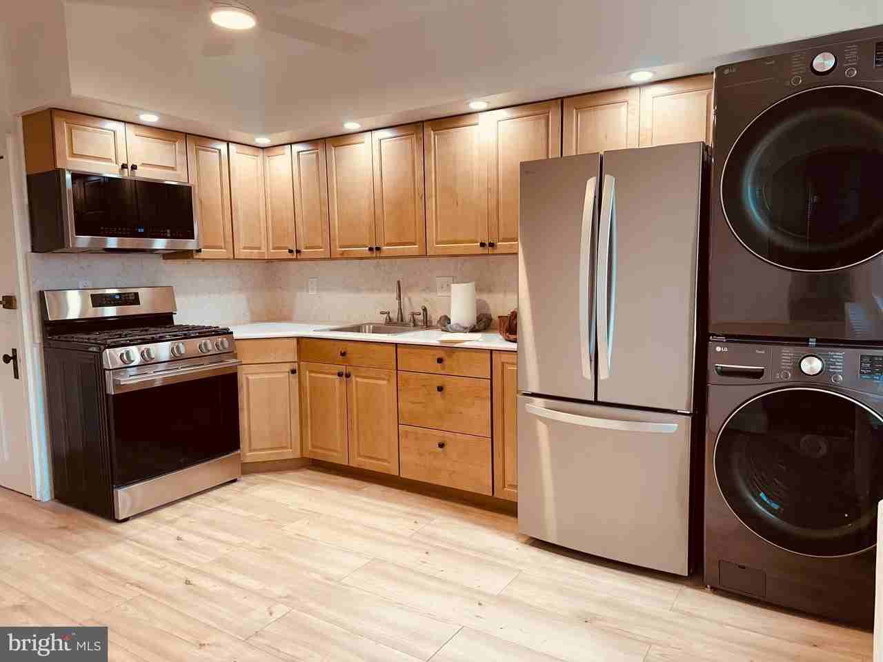 1010 Girard Ave - Photo 6 of 10