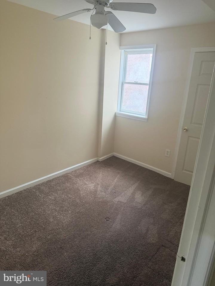 1008 Clifton Ave Unit B - Photo 6 of 11