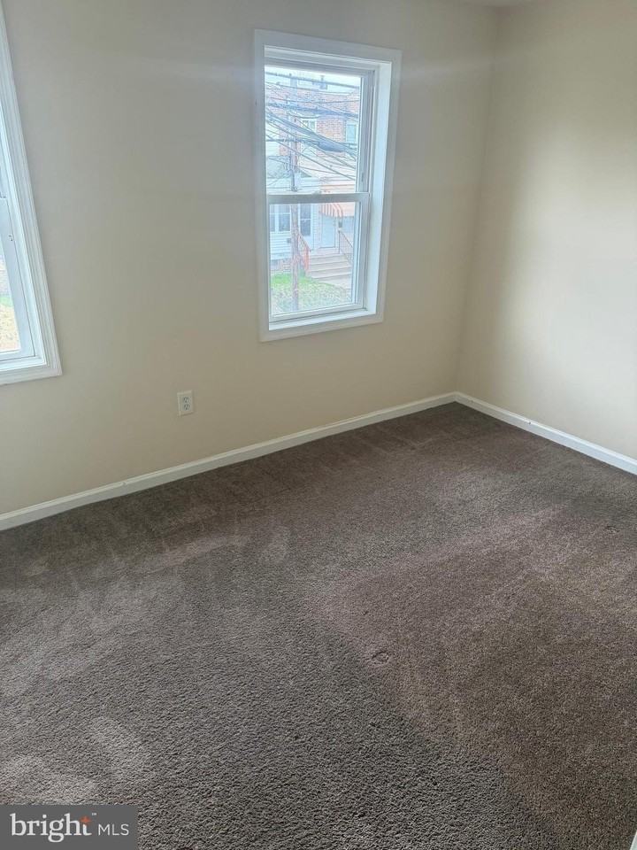 1008 Clifton Ave Unit B - Photo 7 of 11