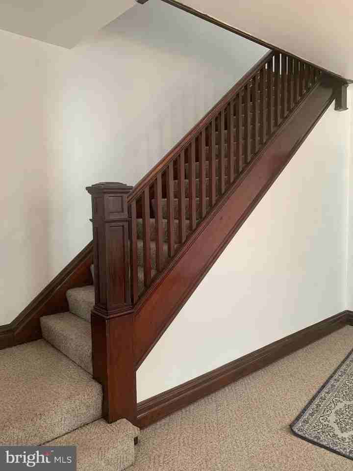 305 W North St - Photo 4 of 29