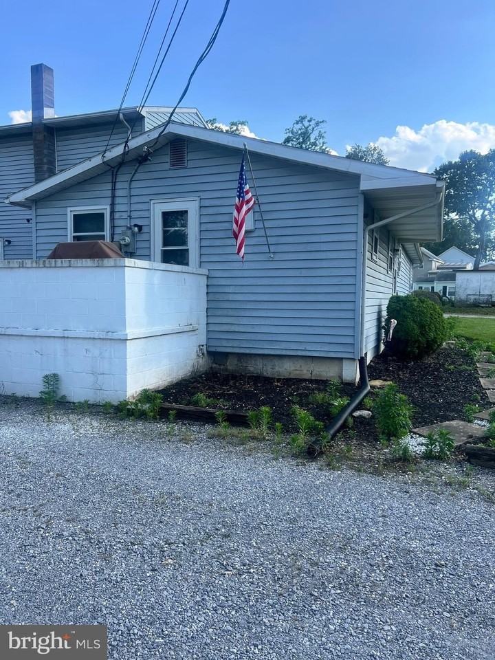 9882 Tower Rd - Photo 2 of 13