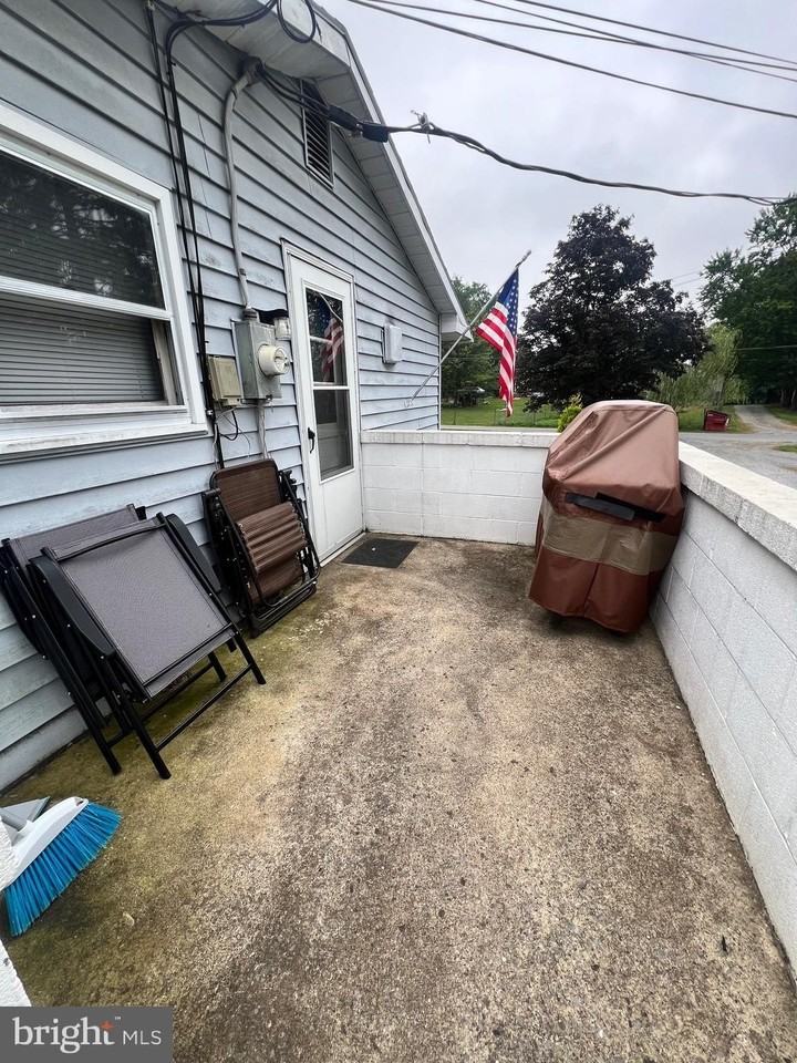 9882 Tower Rd - Photo 3 of 13