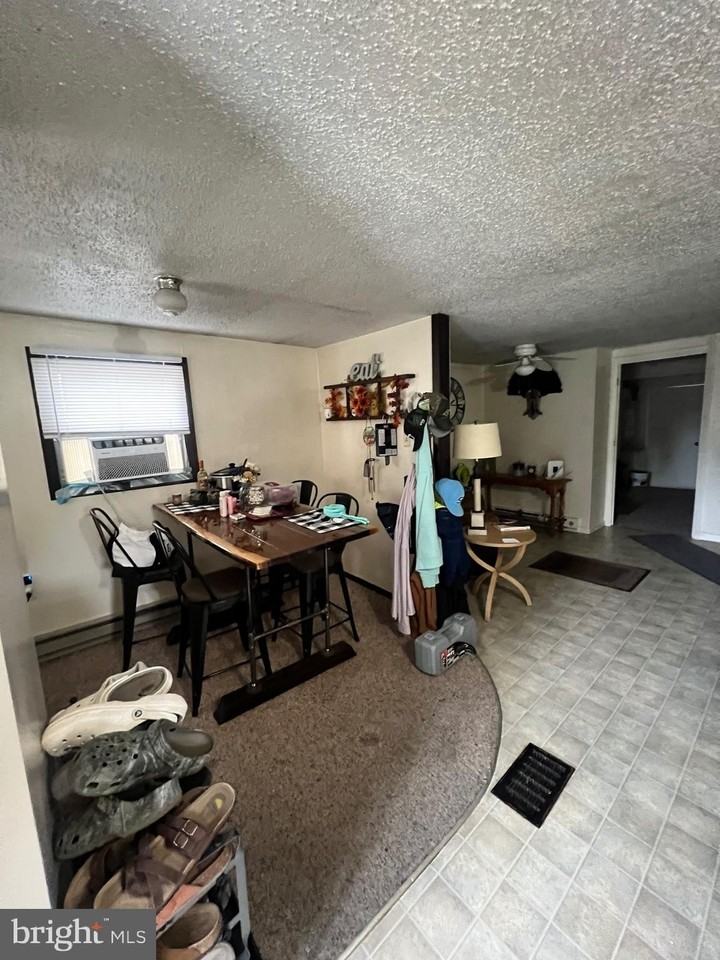 9882 Tower Rd - Photo 5 of 13