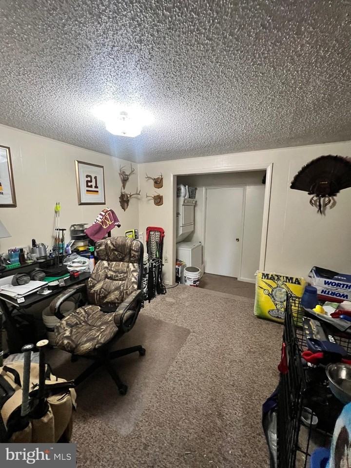 9882 Tower Rd - Photo 7 of 13