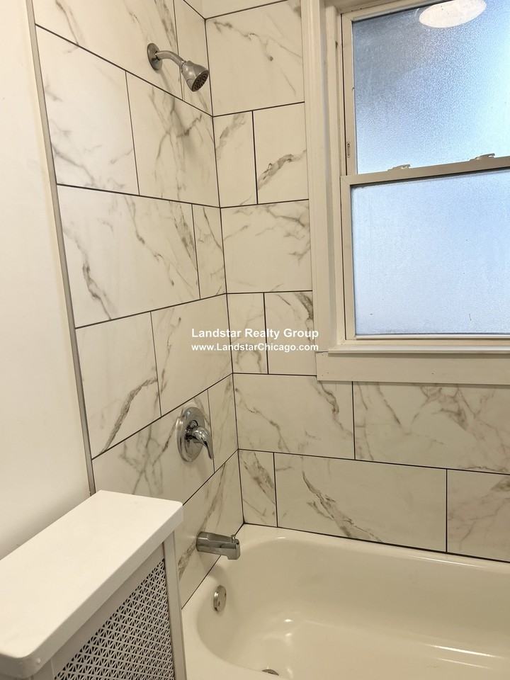 2901 N Kilbourn Ave #2 - Photo 4 of 16