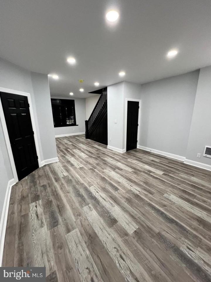 6645 Vandike St - Photo 3 of 8