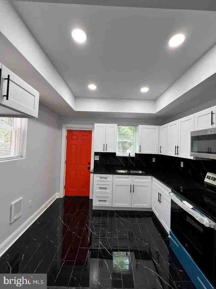 6645 Vandike St - Photo 4 of 8