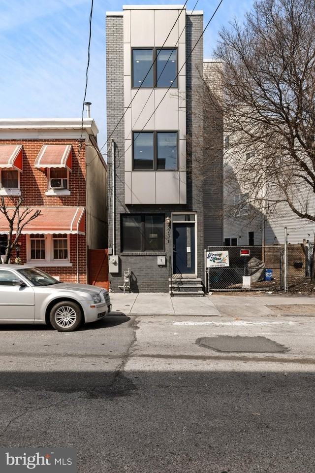 873 Moyer St - Photo 3 of 38