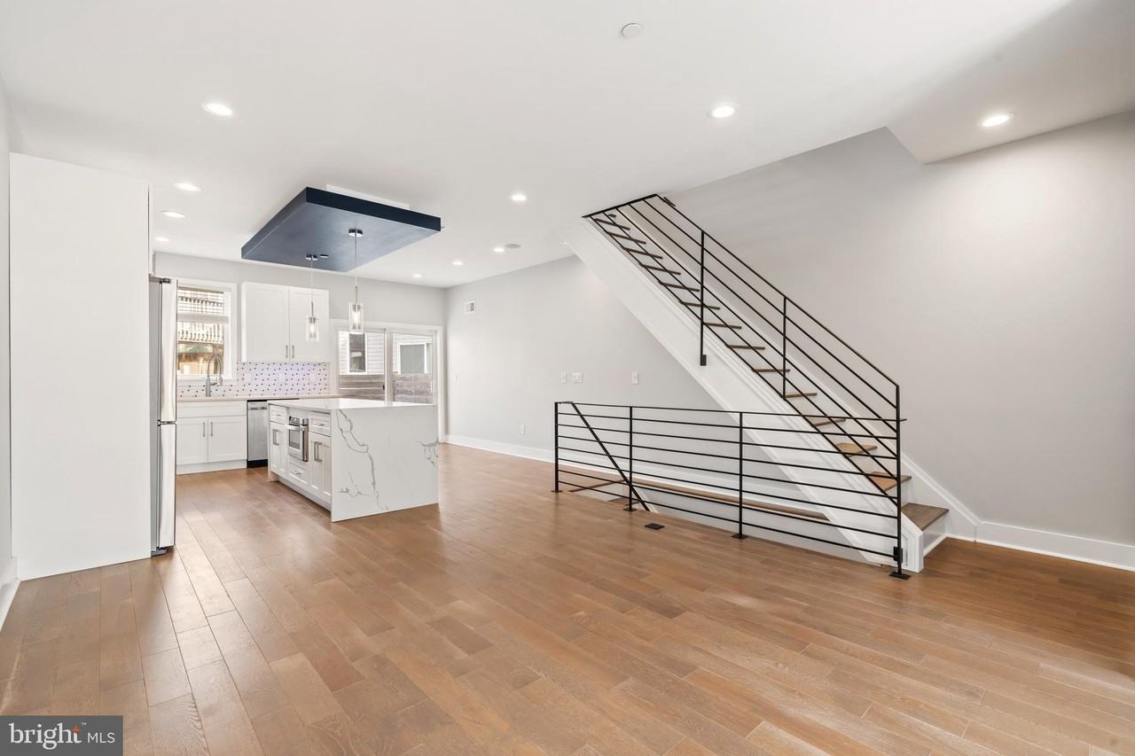 873 Moyer St - Photo 6 of 38