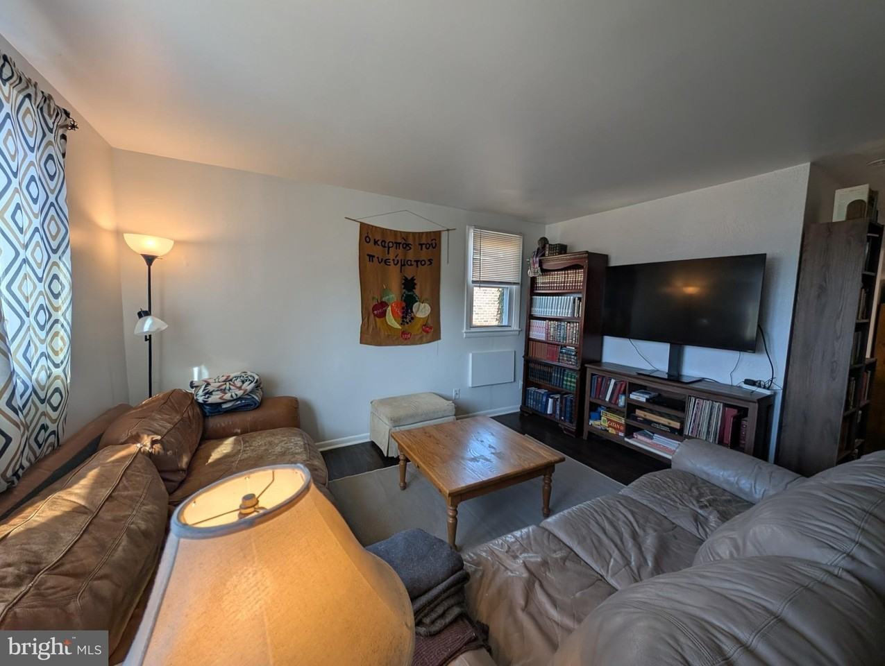 910 E Durard St Unit 2 - Photo 3 of 22