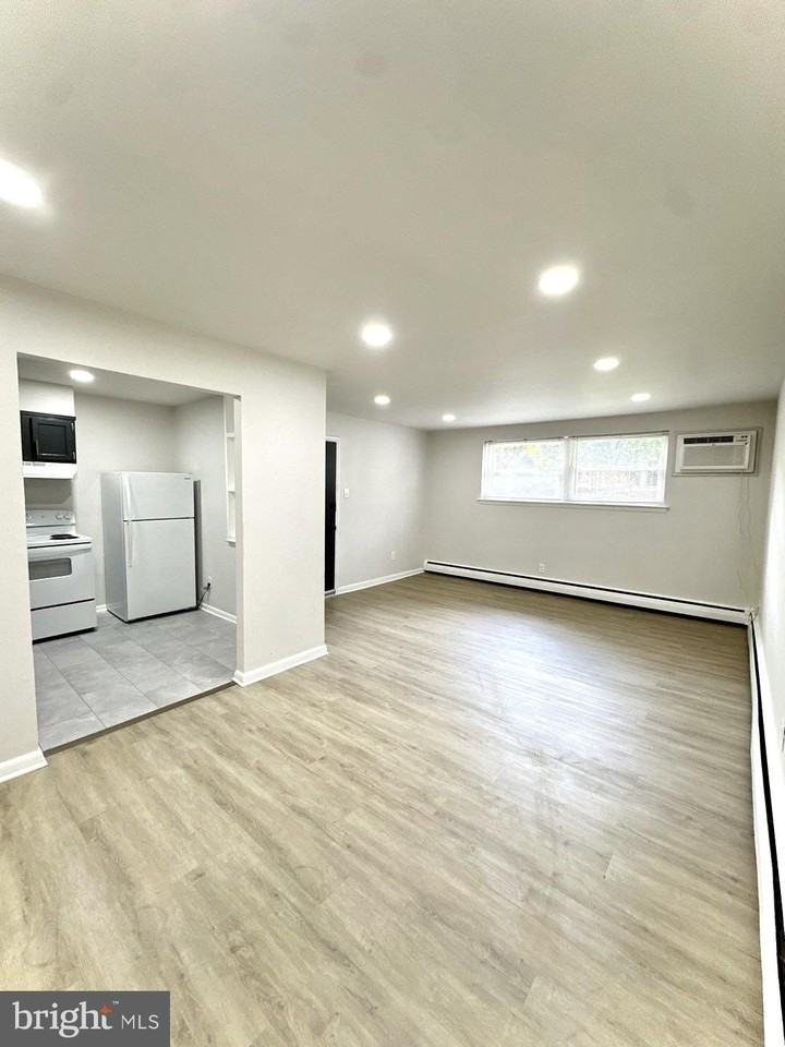 521 Martin St Unit A1 - Photo 2 of 6