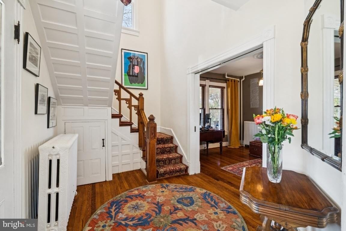 2501 N Underwood St - Photo 3 of 50