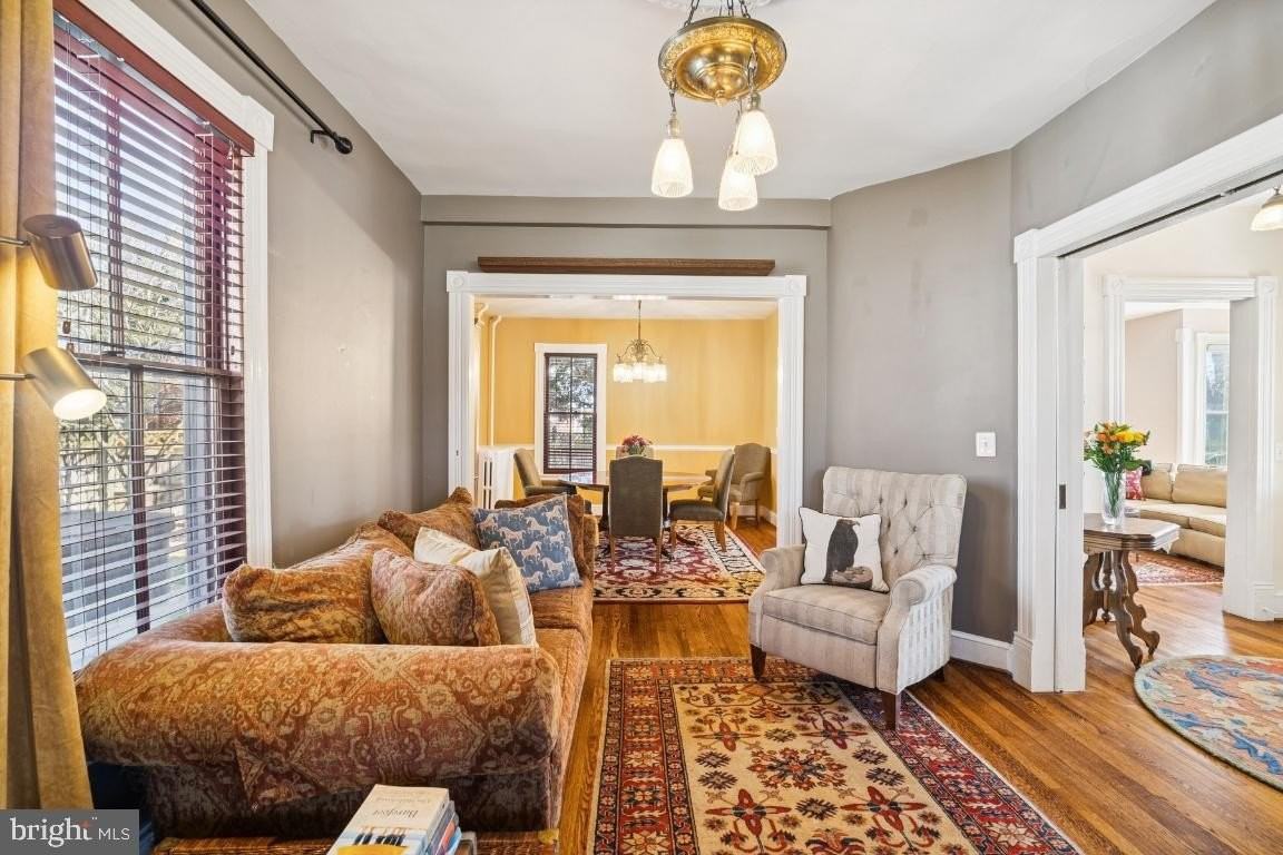 2501 N Underwood St - Photo 6 of 50