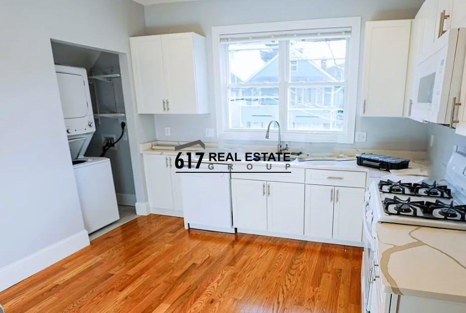 30 Brooks St #2 - Photo 3 of 9