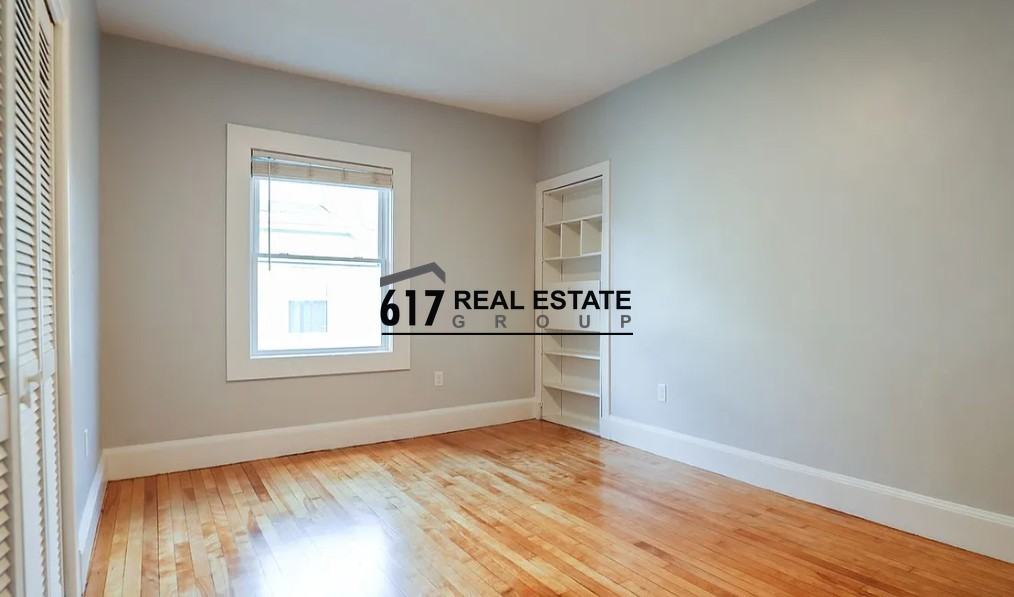 30 Brooks St #2 - Photo 5 of 9