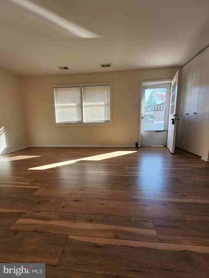 4528 Appledale Ct - Photo 4 of 20