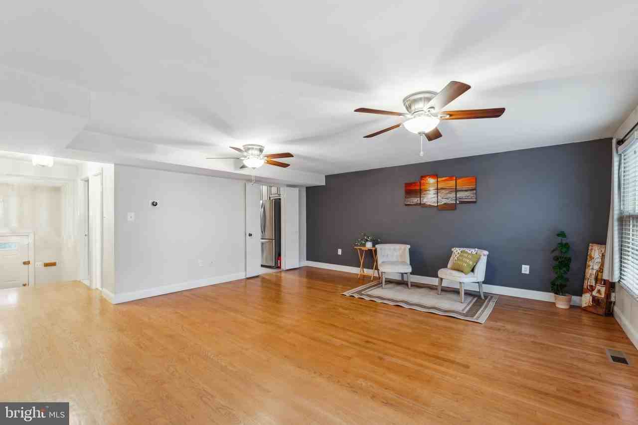 8112 Rhodell Ln - Photo 6 of 15