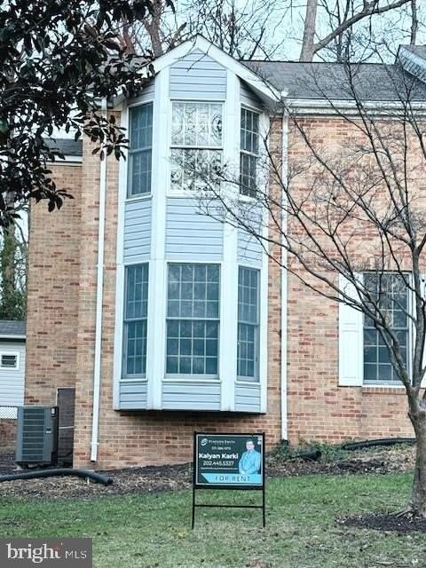 510 Fairfax Ln - Photo 3 of 23