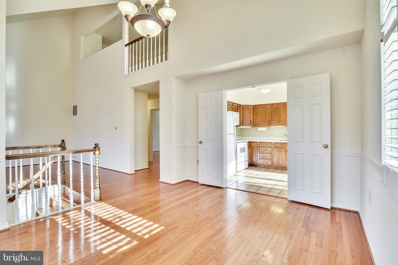 3023 Oakton Meadows Ct - Photo 6 of 30