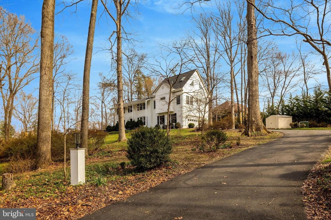 1108 Bellview Rd - Photo 2 of 45