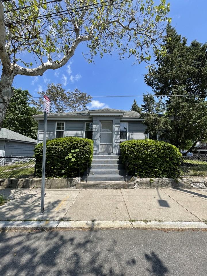 1 Tobin Rd - Photo 2 of 14