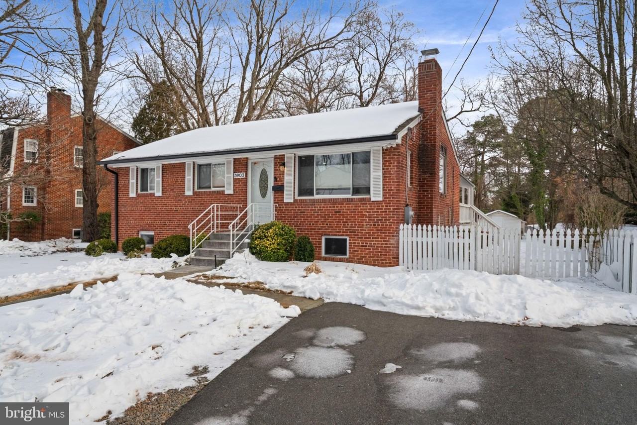 3903 Whispering Ln - Photo 2 of 26