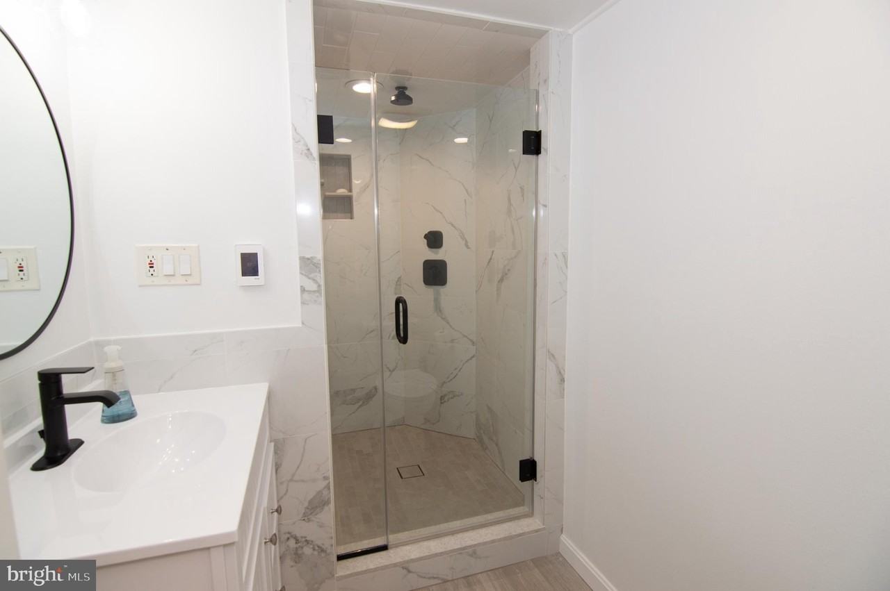 404 Talahi Rd Se - Photo 4 of 31