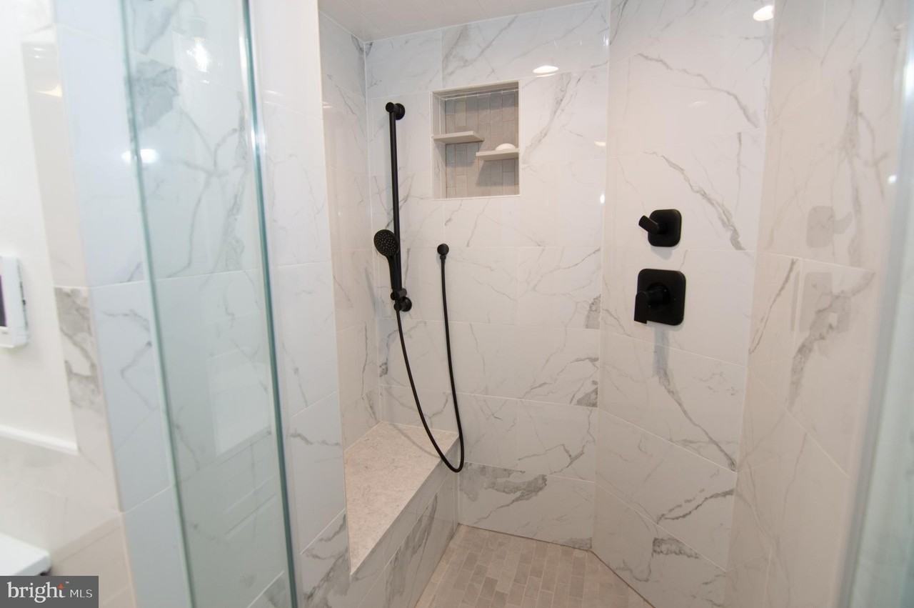 404 Talahi Rd Se - Photo 7 of 31