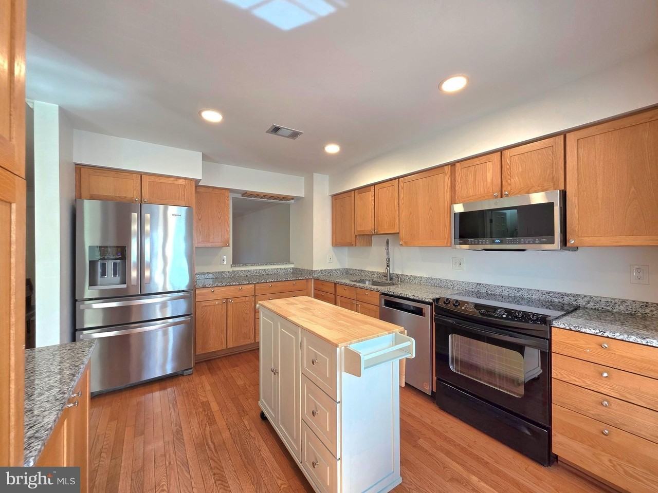 5939 Heatherwood Ct - Photo 5 of 36