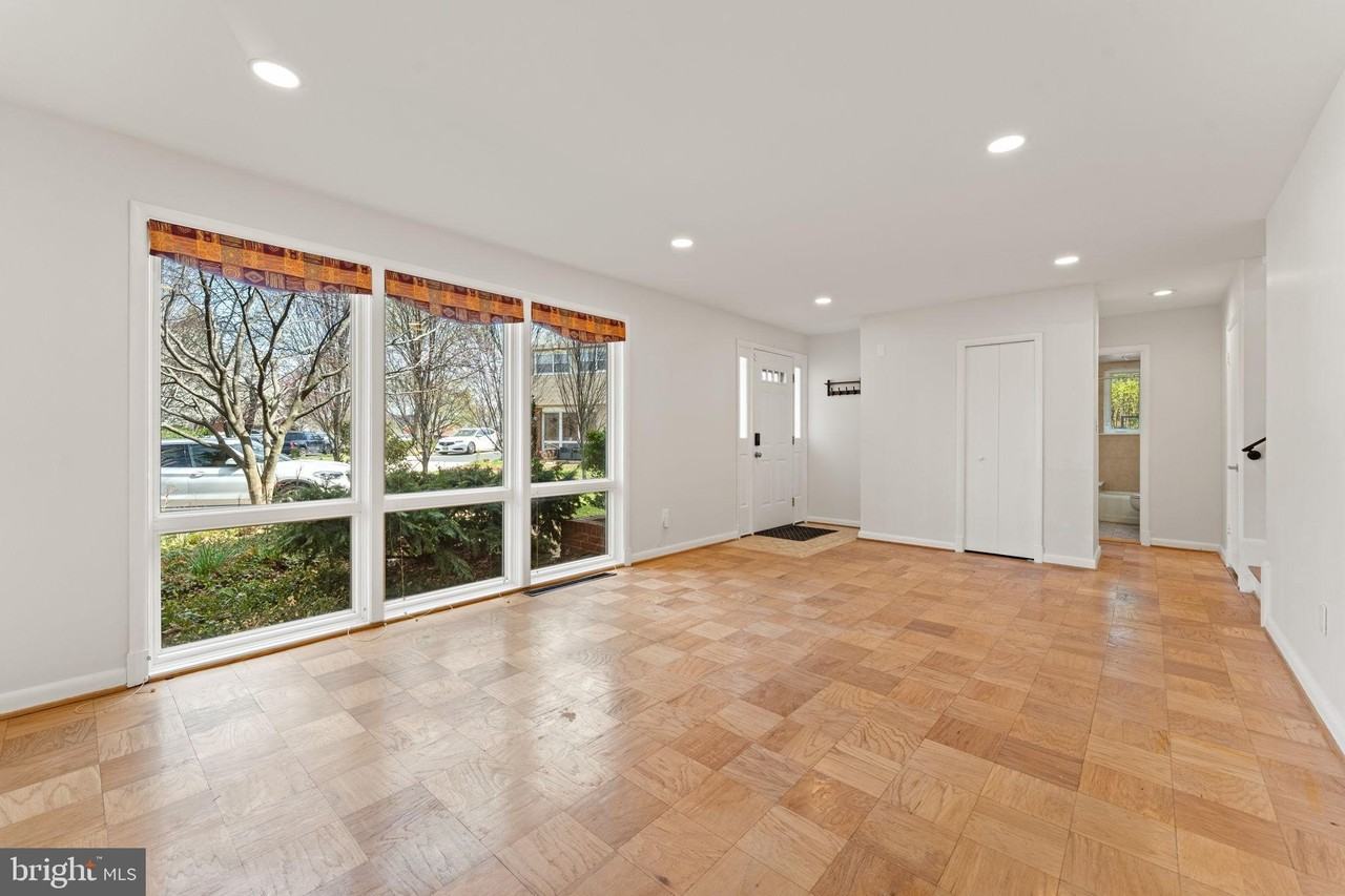 6337 Beryl Rd - Photo 4 of 34