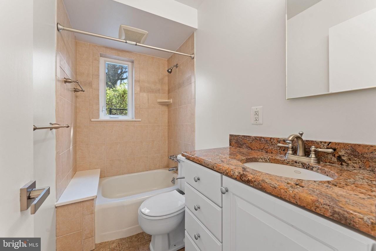 6337 Beryl Rd - Photo 6 of 34