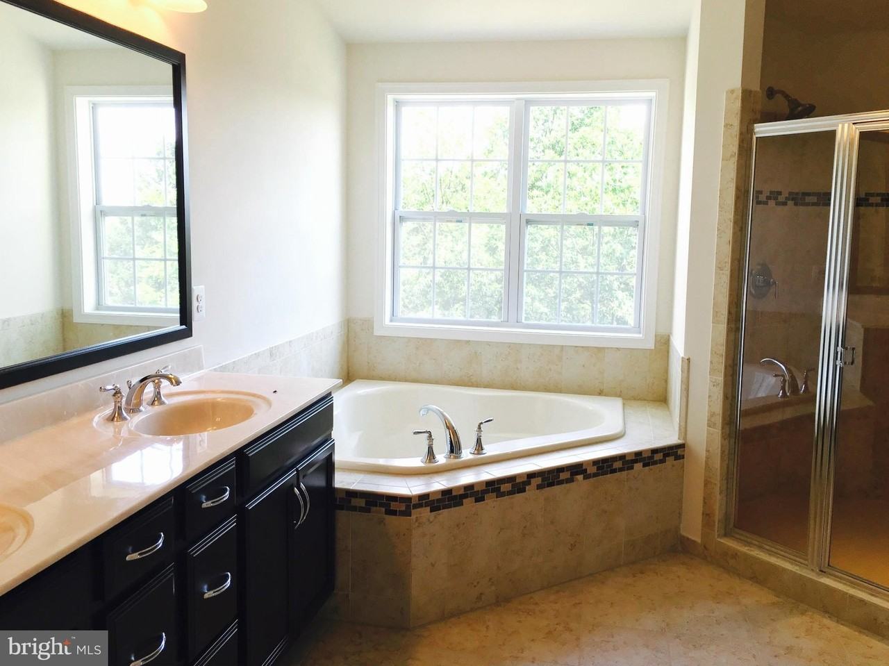 42850 Edgegrove Heights Ter - Photo 3 of 6